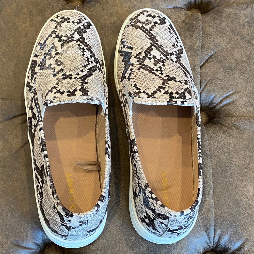 Old Navy Shoes (7.5)